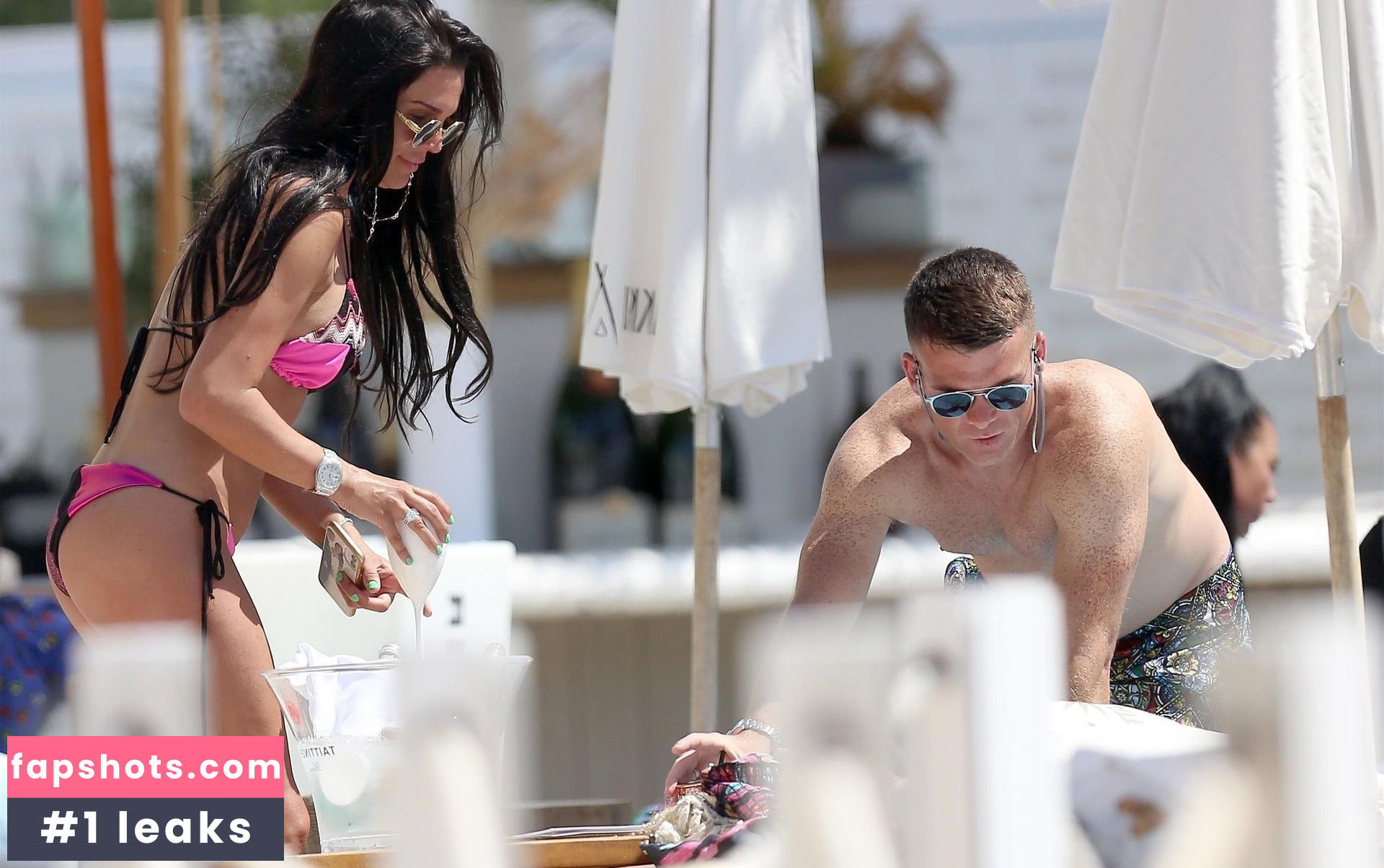 Danielle Lloyd gallery photo #276