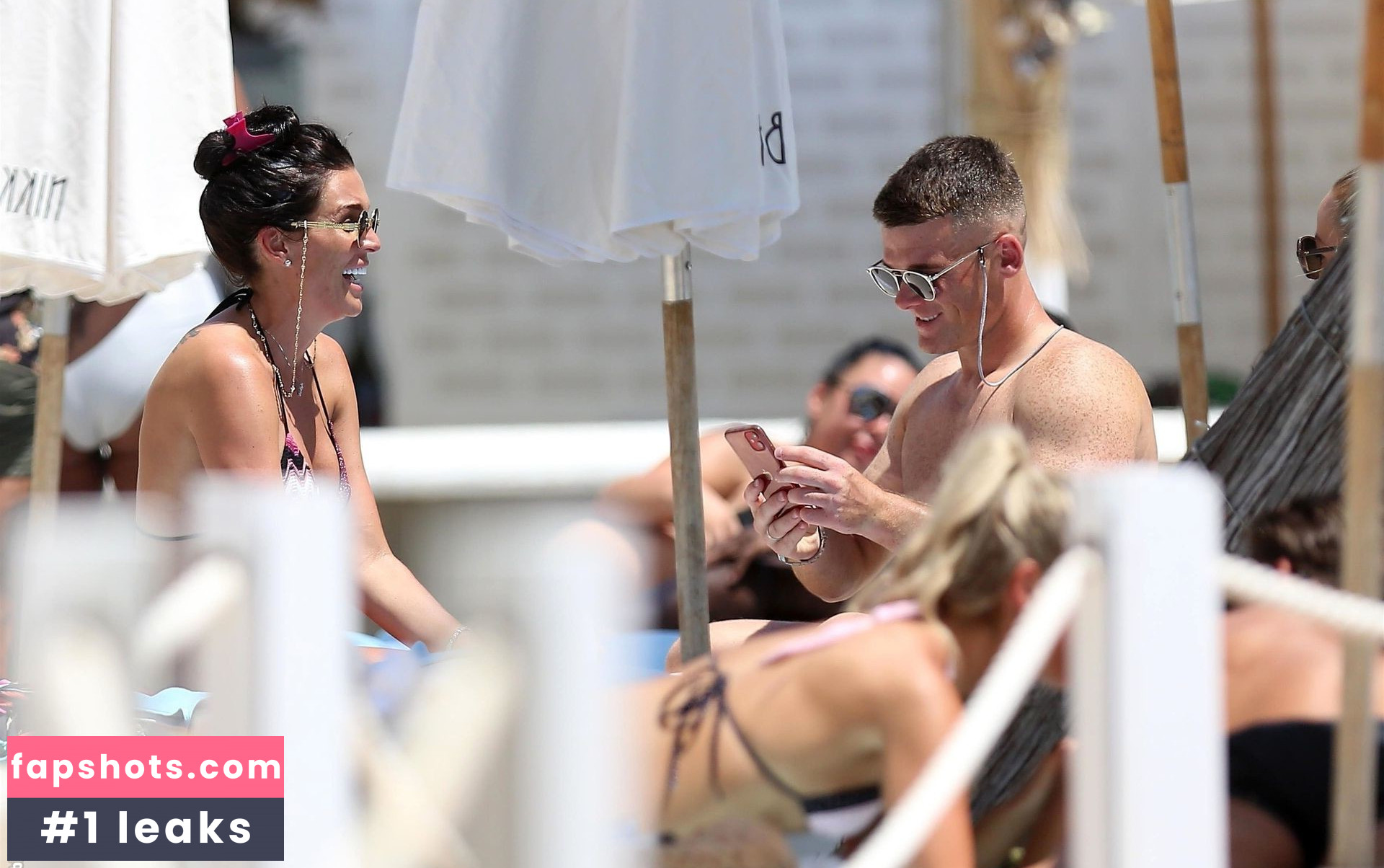 Danielle Lloyd gallery photo #283