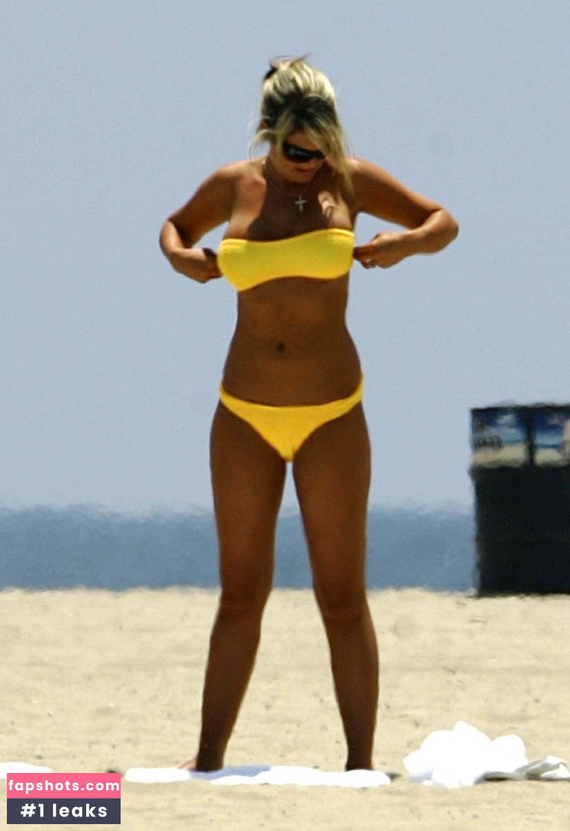 Danielle Lloyd gallery photo #421