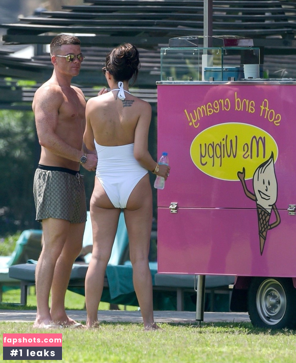 Danielle Lloyd gallery photo #509