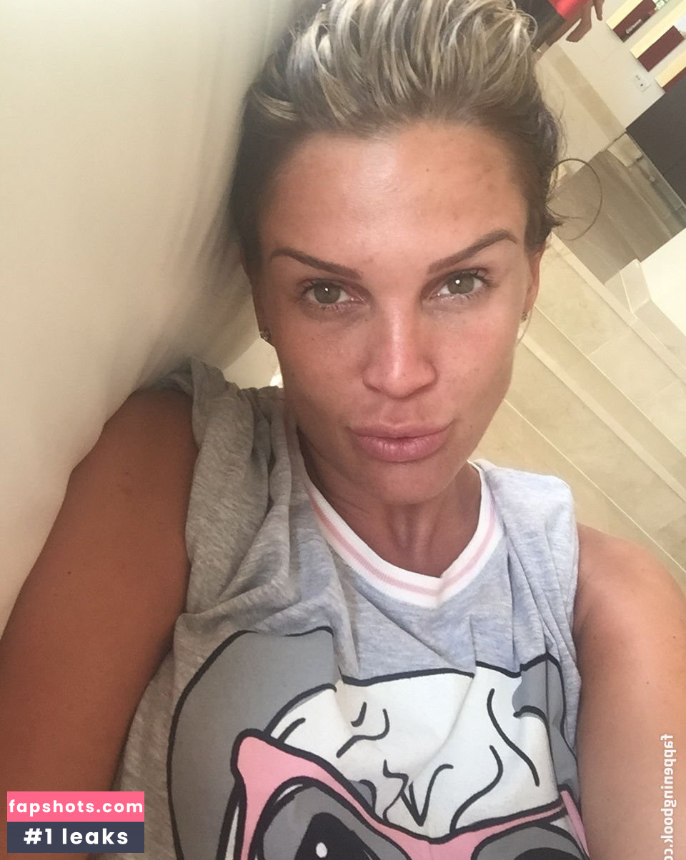 Danielle Lloyd gallery photo #536