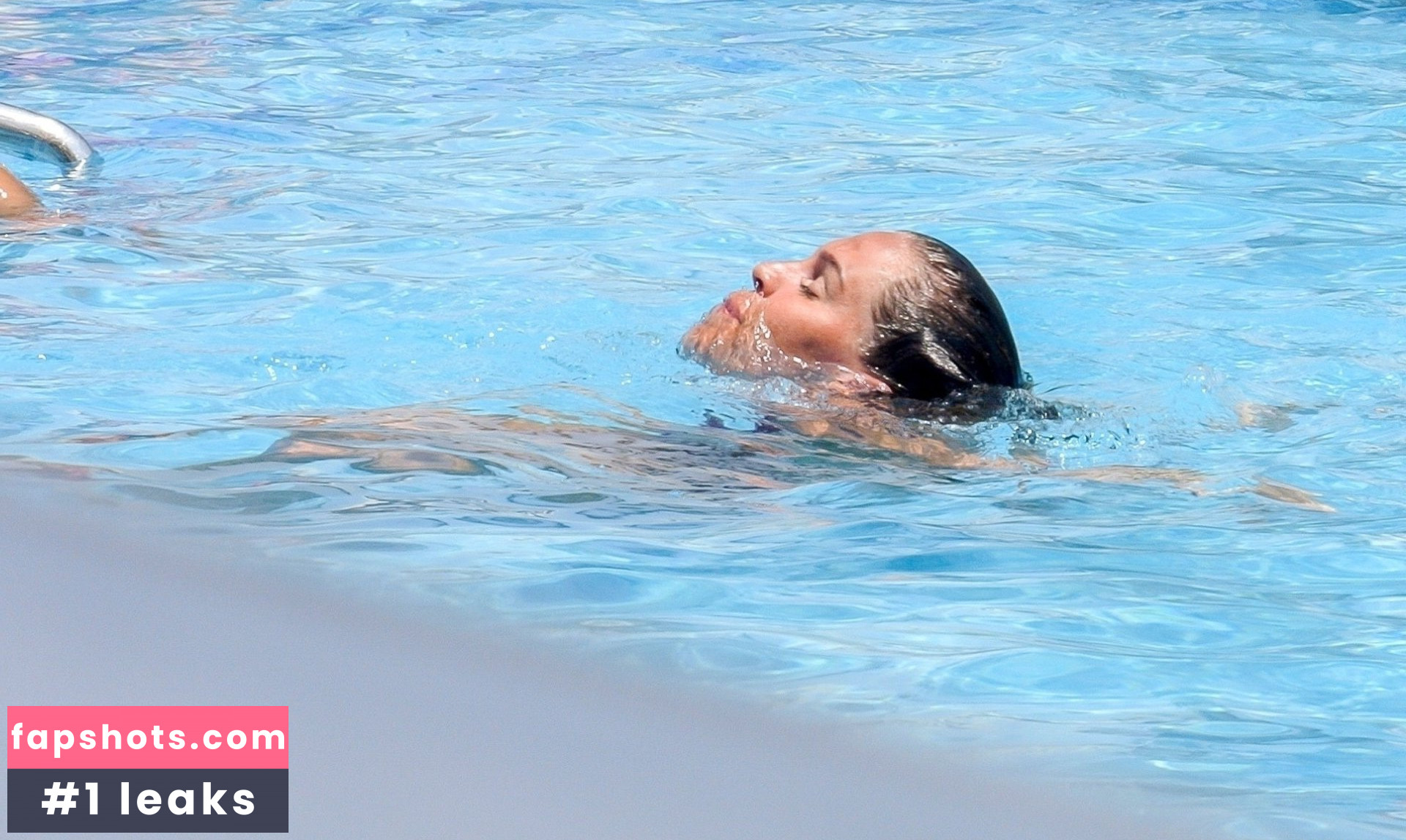 Danielle Lloyd gallery photo #569