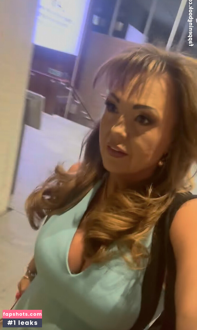 Danielle Nicholls gallery photo #7