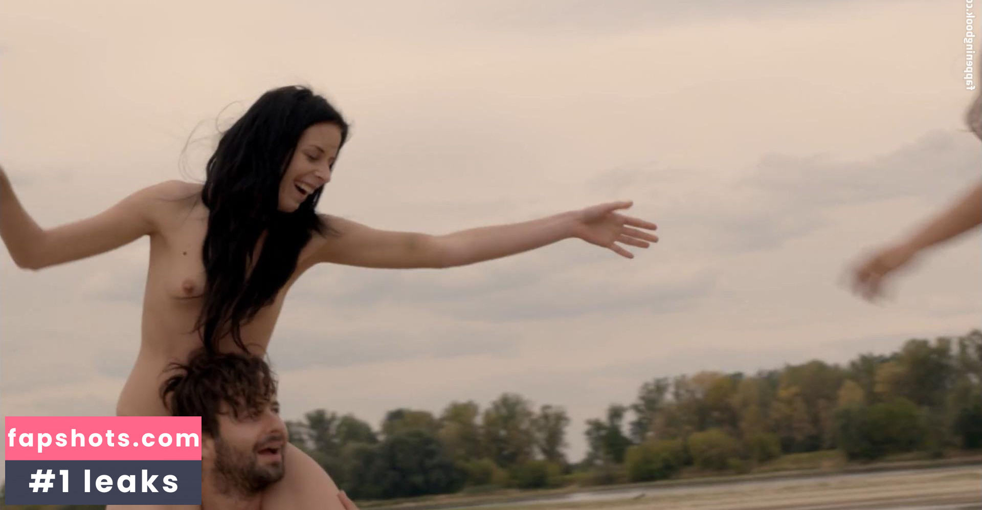 Danielle Rose gallery photo #3