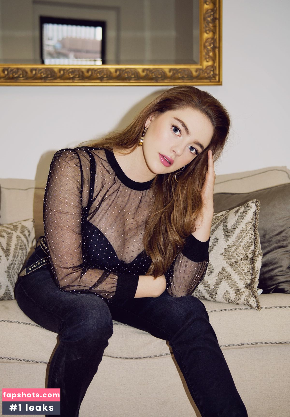 Danielle Rusell nude babe gallery