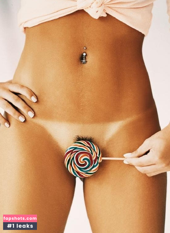 Danielle Sobreira gallery photo #2