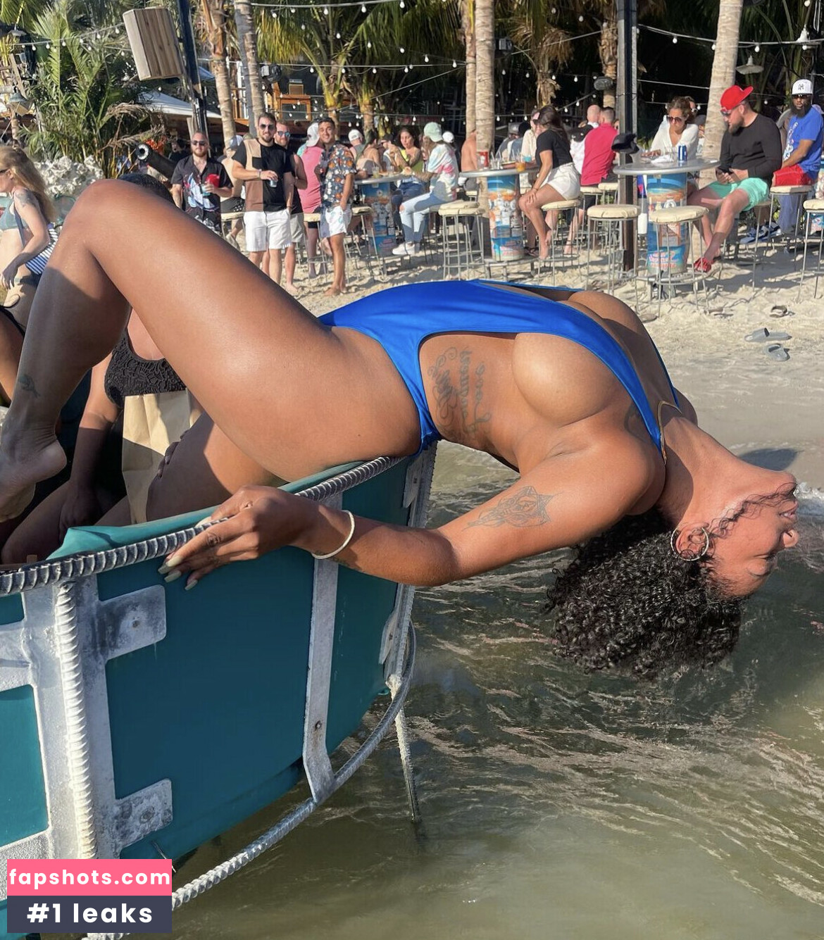 Danielle Sylvester nude babe gallery