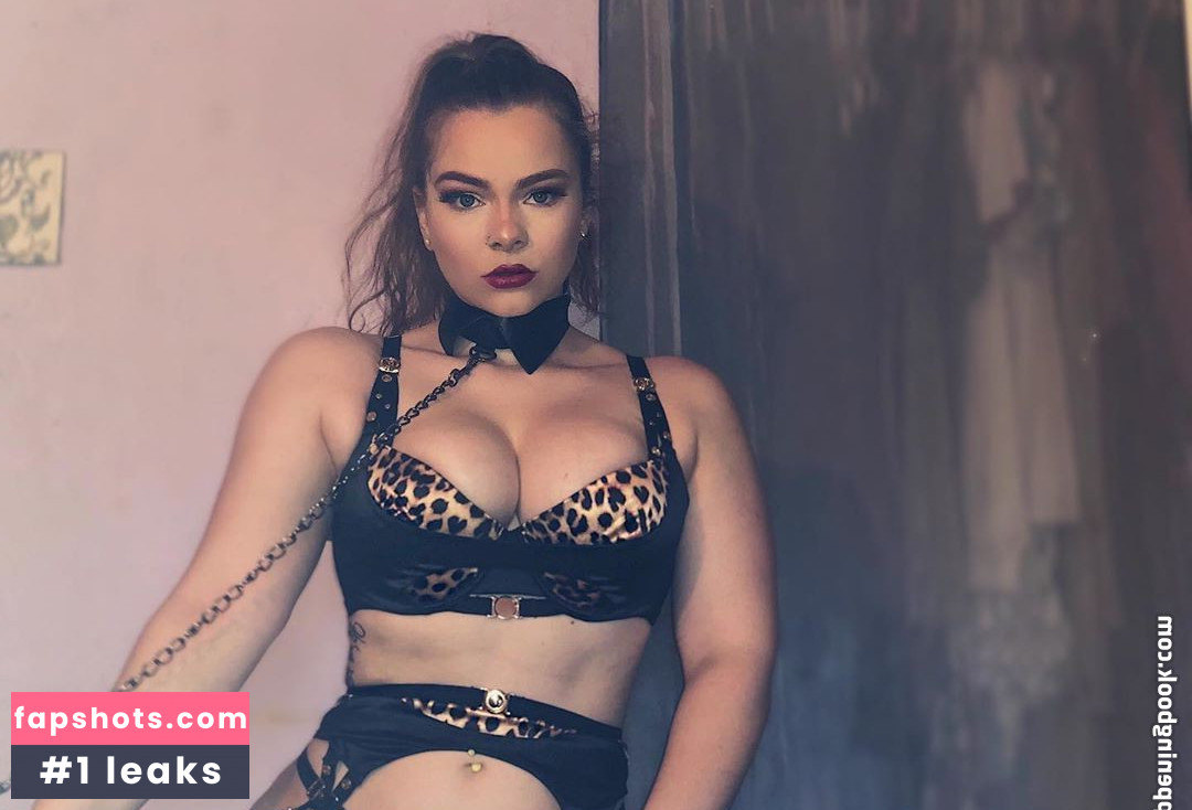 Danielle Tory gallery photo #4