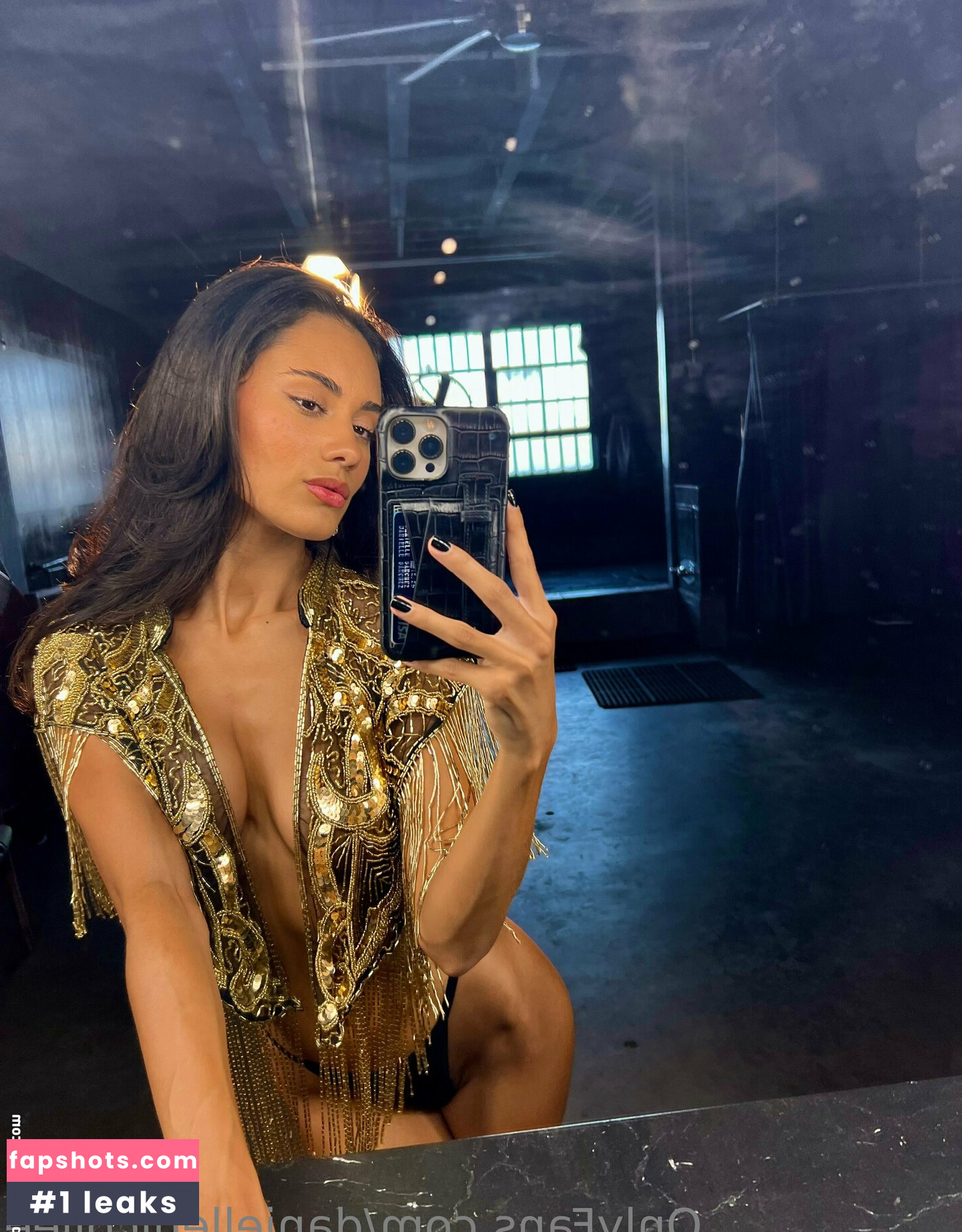 daniellenicollee gallery photo #8