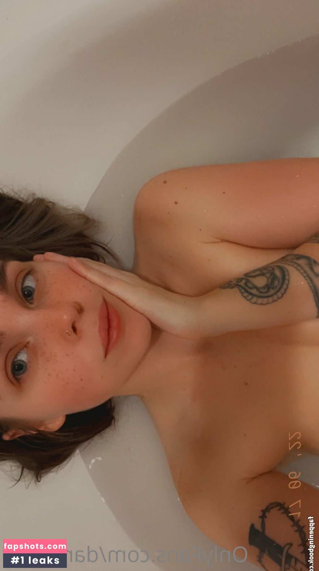 Daniinsfw nude babe gallery