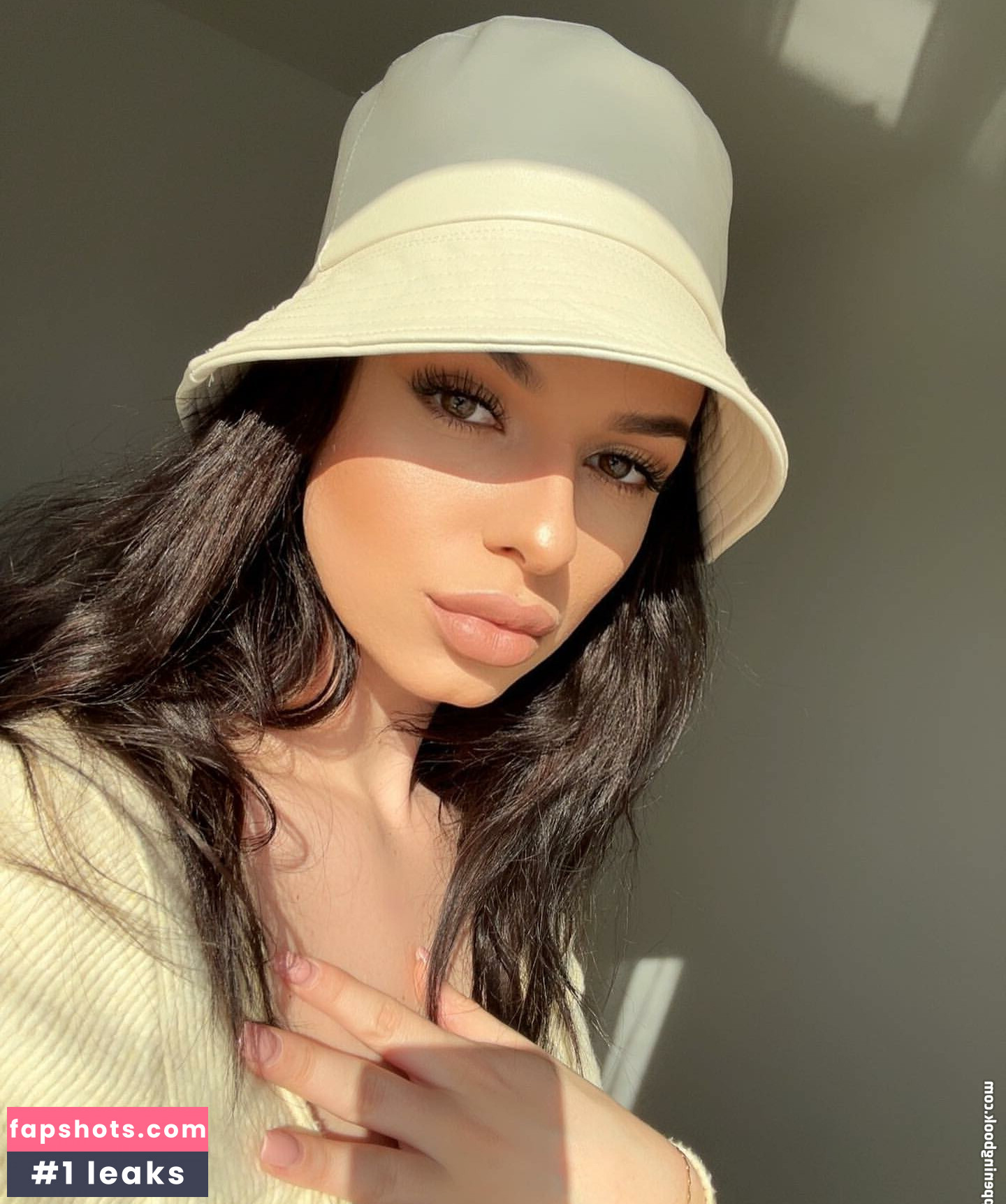 Danijela Cavara gallery photo #18