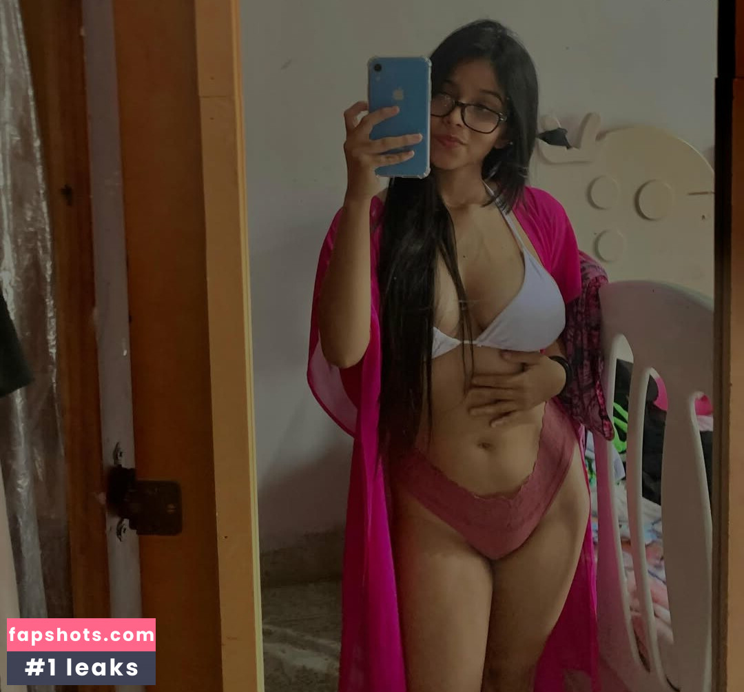 Danna Soledispa gallery photo #5