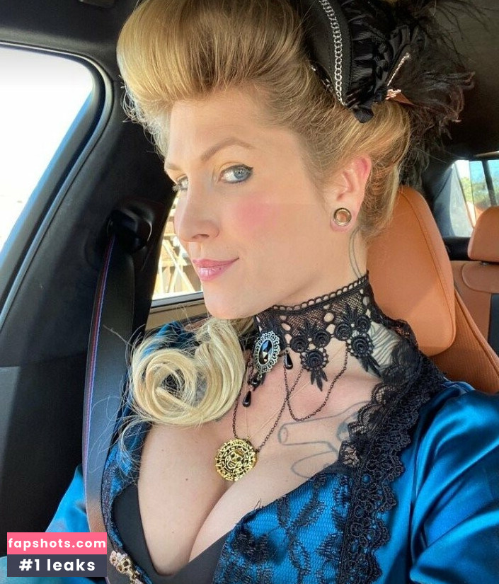 Danni Daniels gallery photo #5