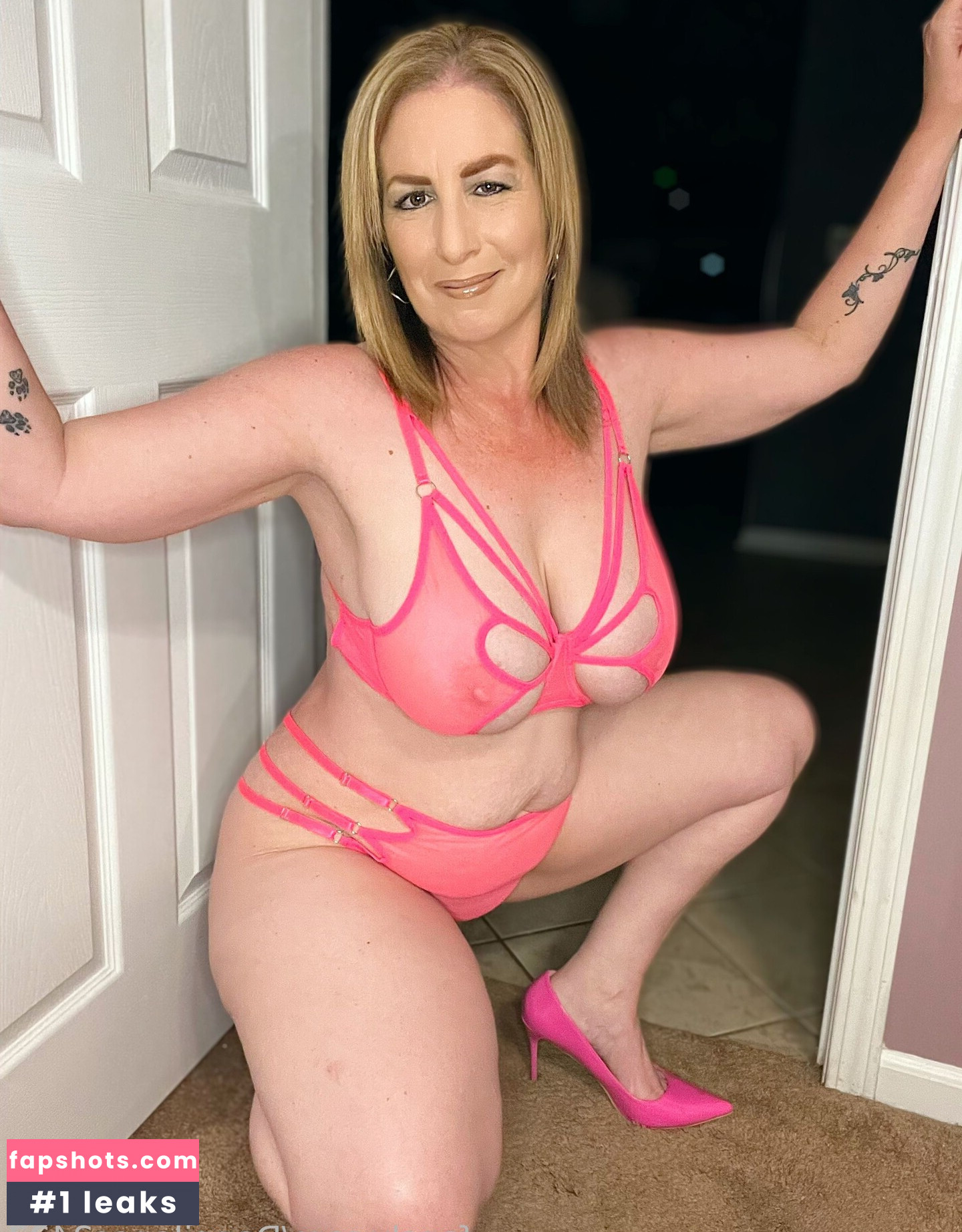 DanniJones2427 gallery photo #32