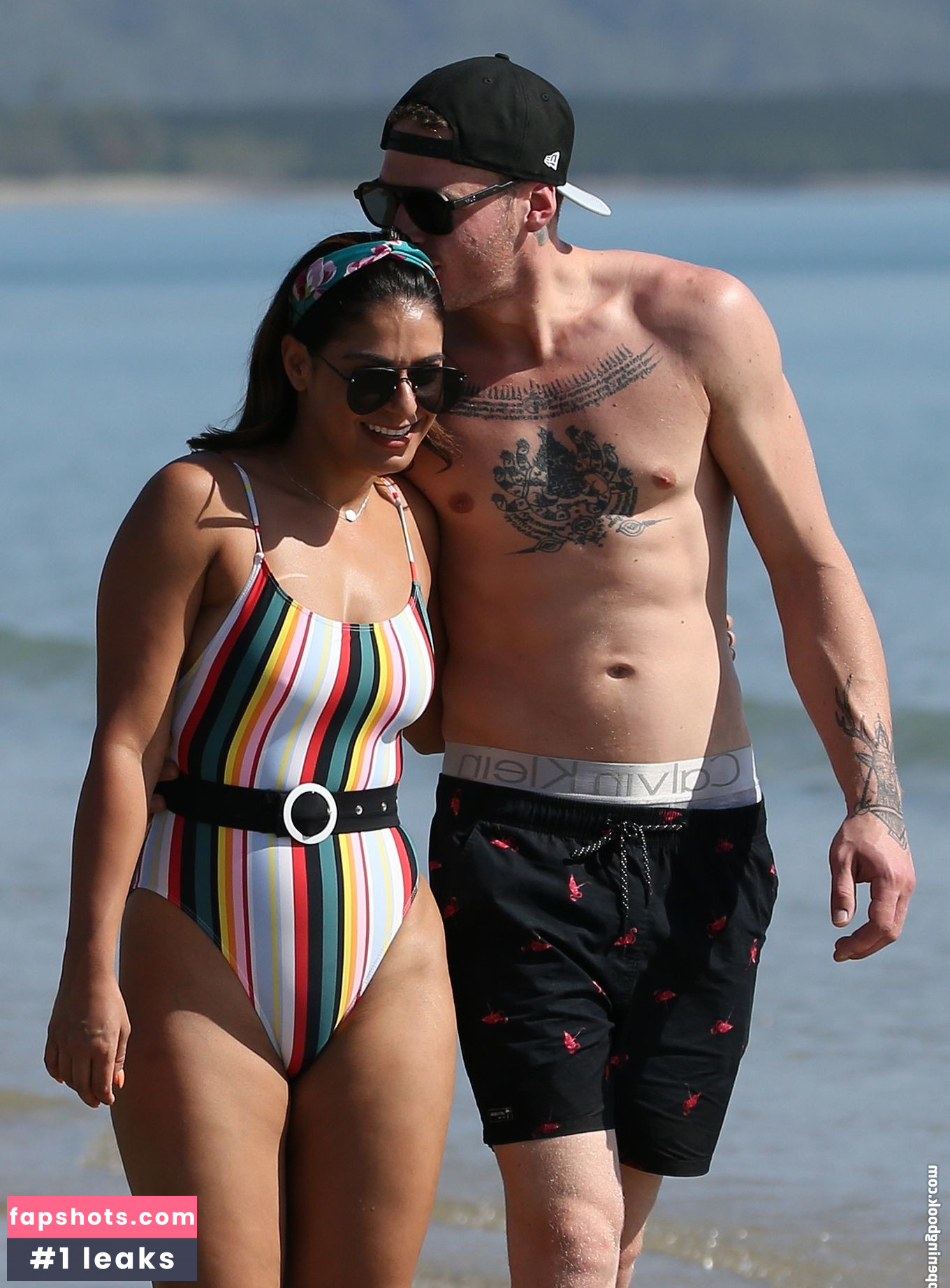 Danush Deravi gallery photo #11