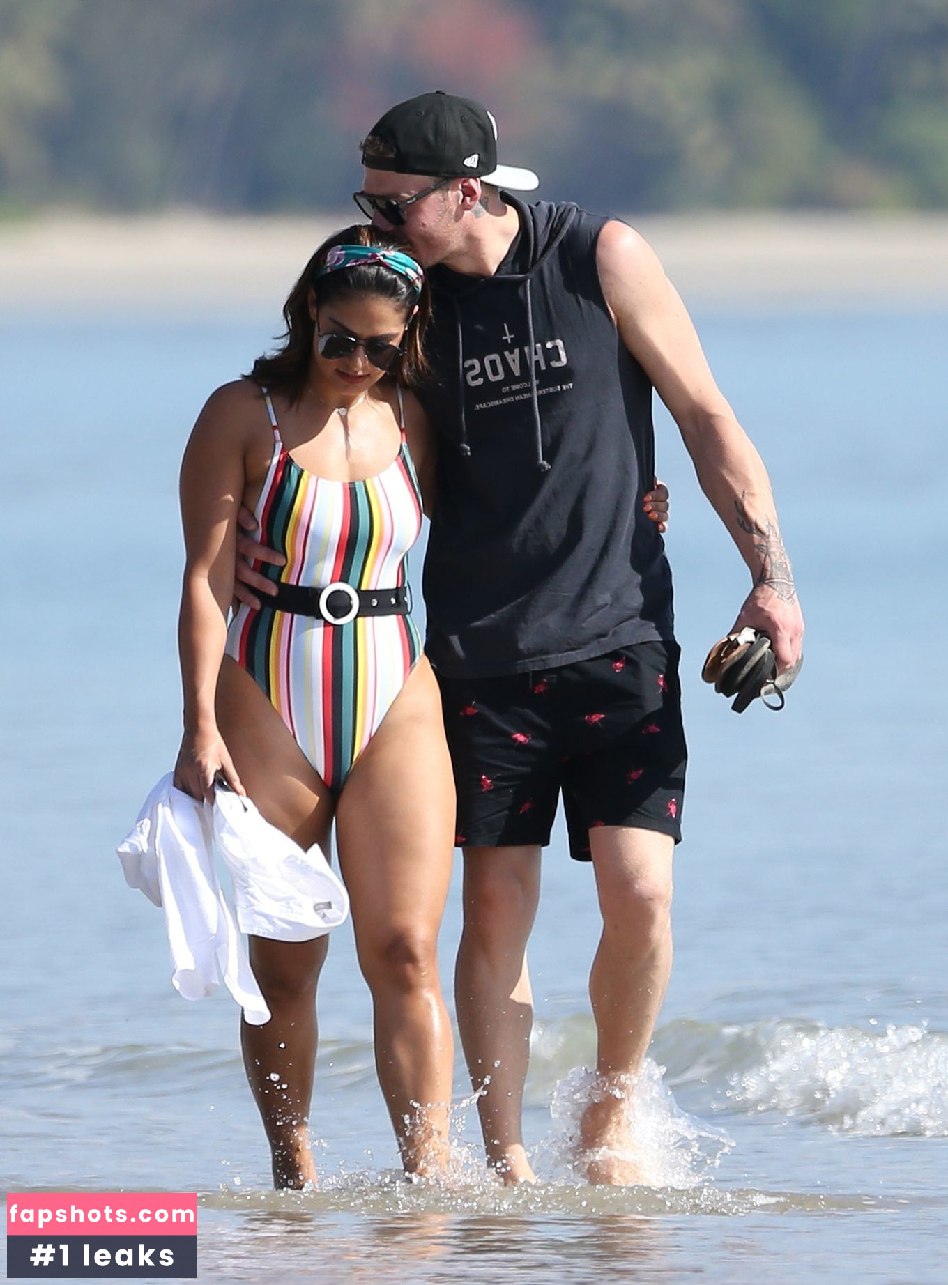 Danush Deravi gallery photo #12