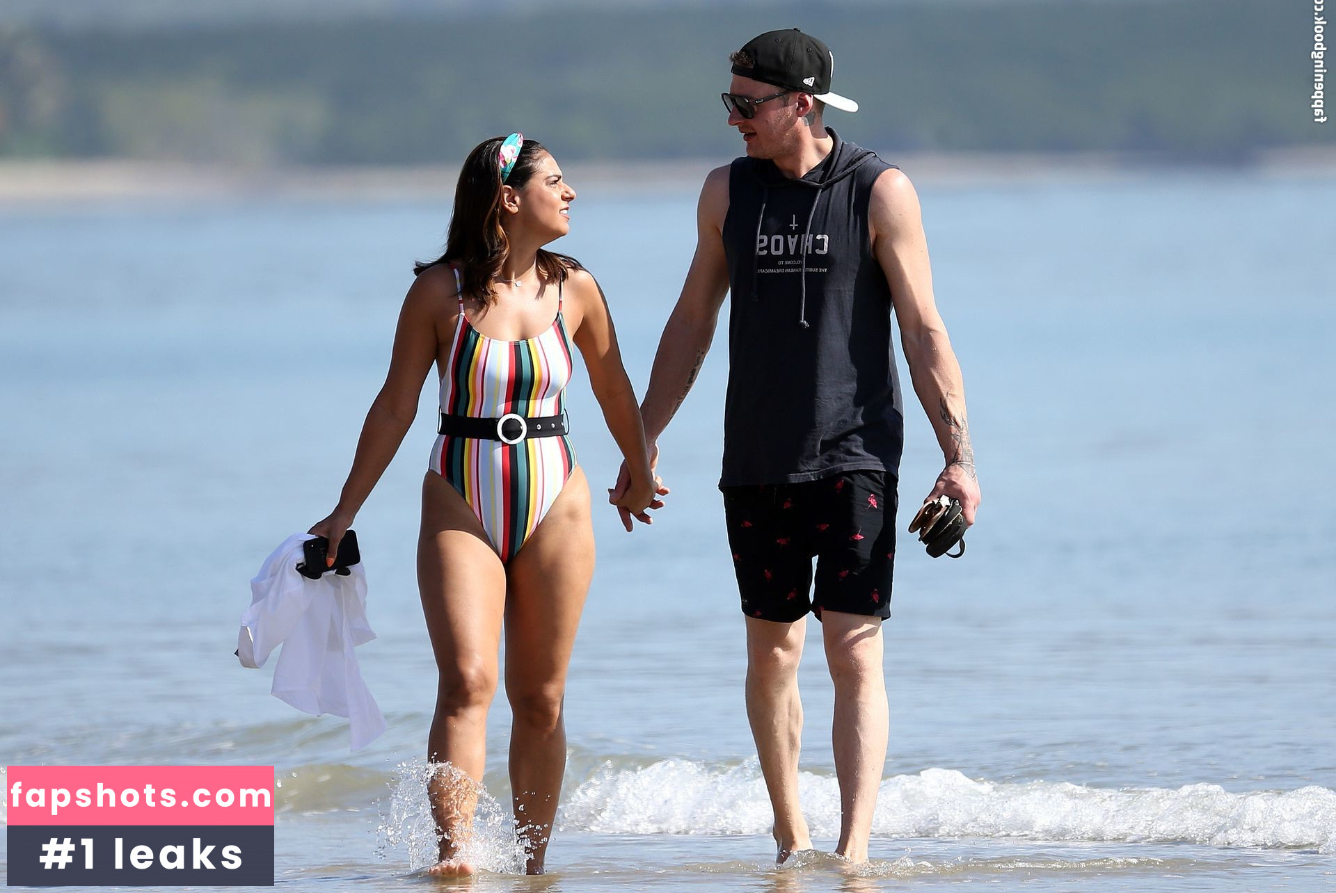 Danush Deravi gallery photo #3