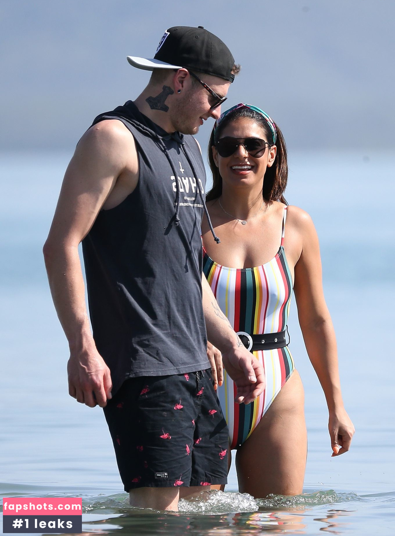 Danush Deravi gallery photo #29