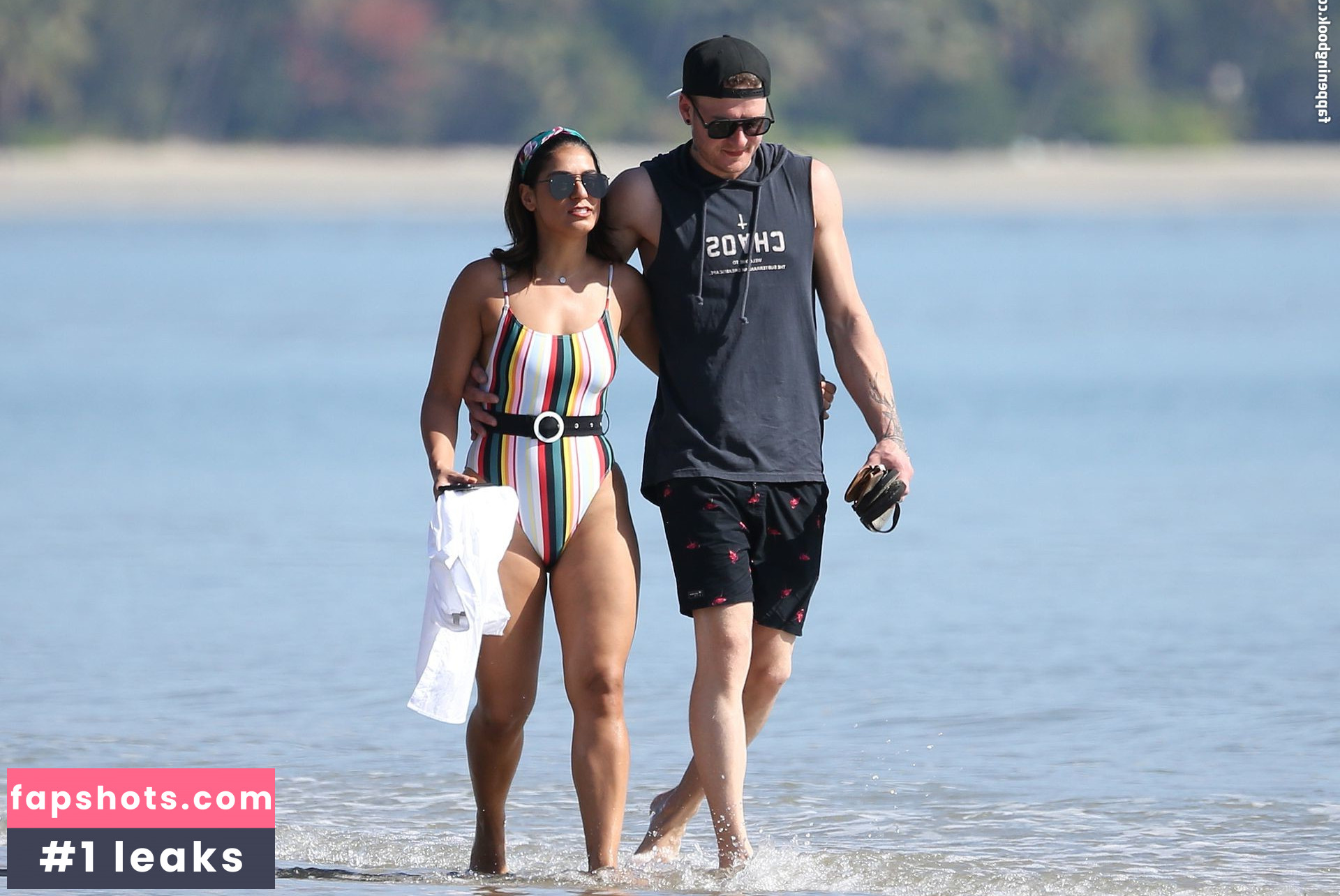 Danush Deravi gallery photo #4