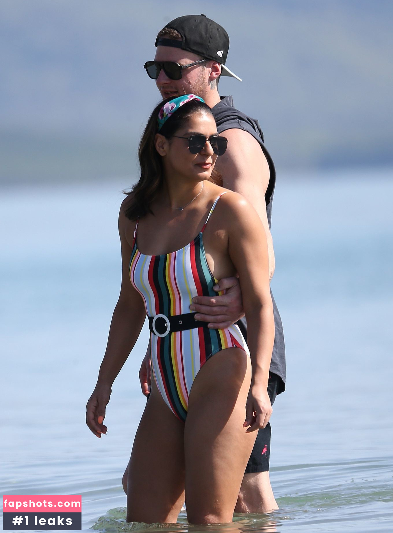 Danush Deravi gallery photo #35