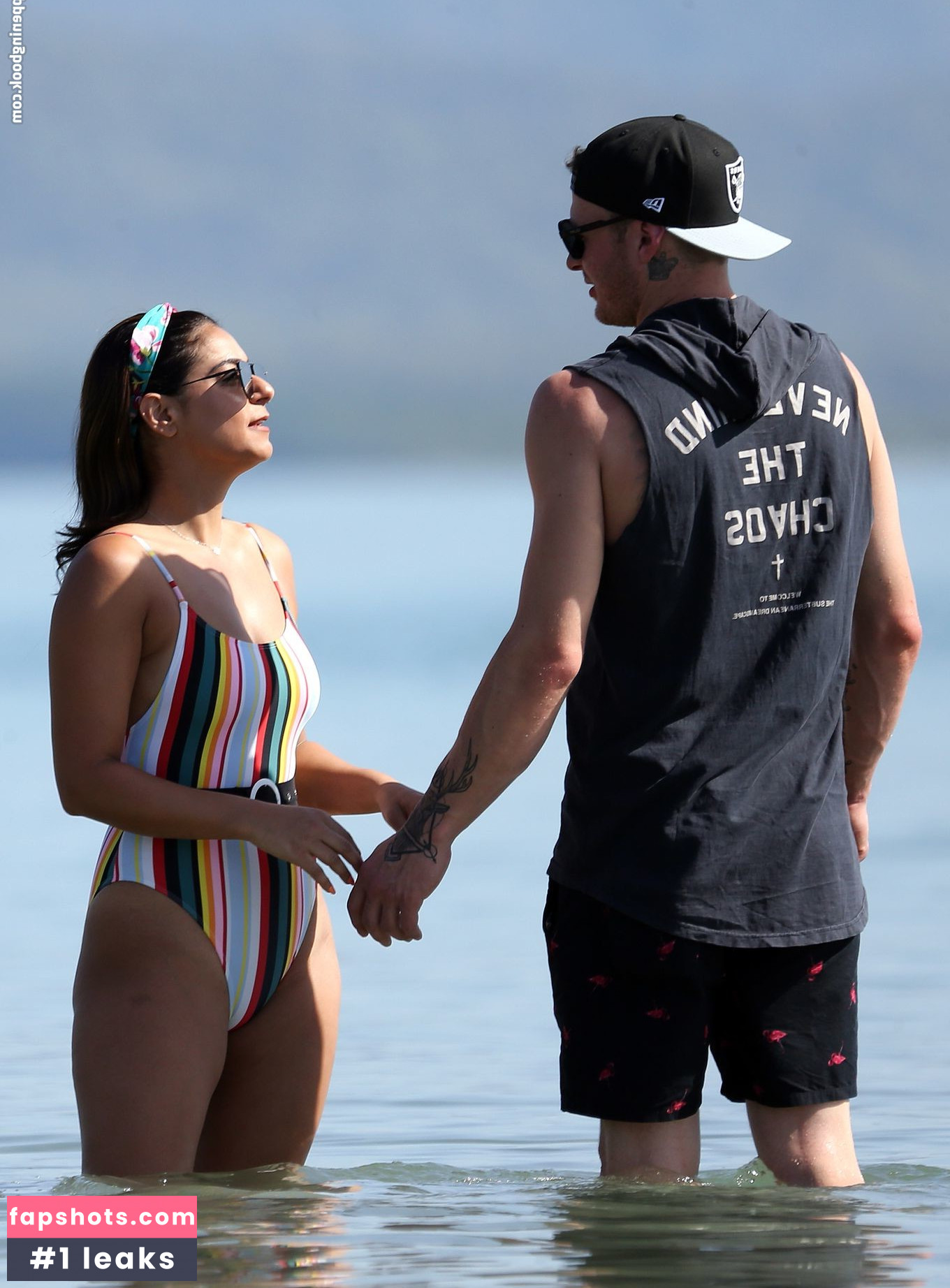 Danush Deravi gallery photo #40