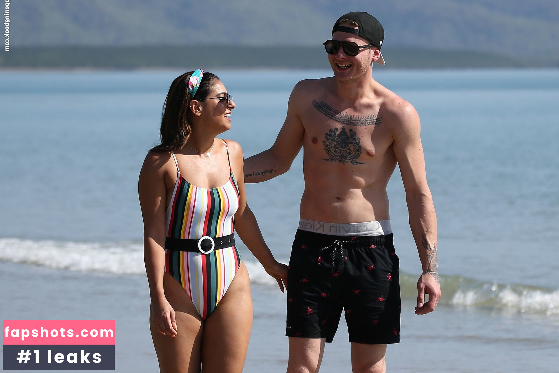 Danush Deravi gallery photo #10