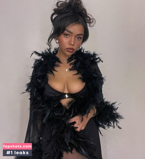 Daphne blunt gallery photo #17