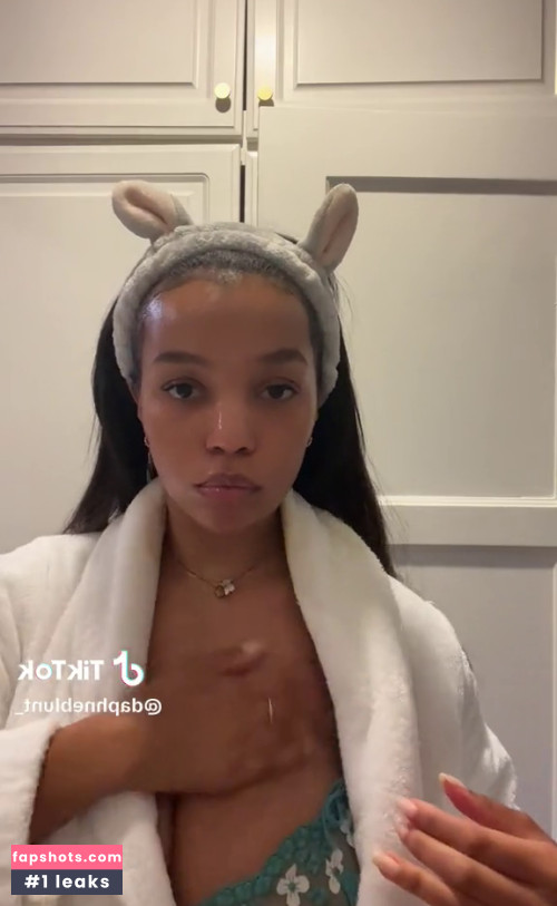 Daphne blunt gallery photo #9