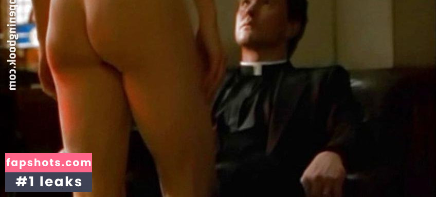 Daphne Zuniga gallery photo #24