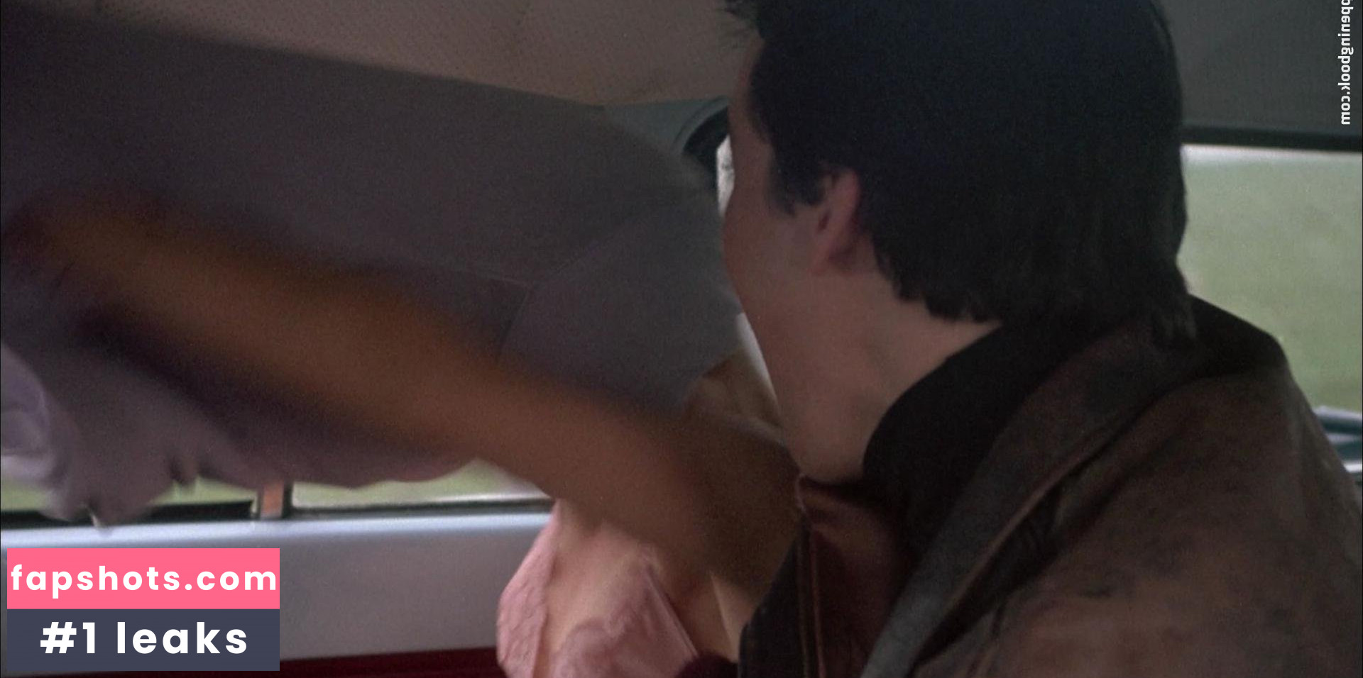 Daphne Zuniga gallery photo #31