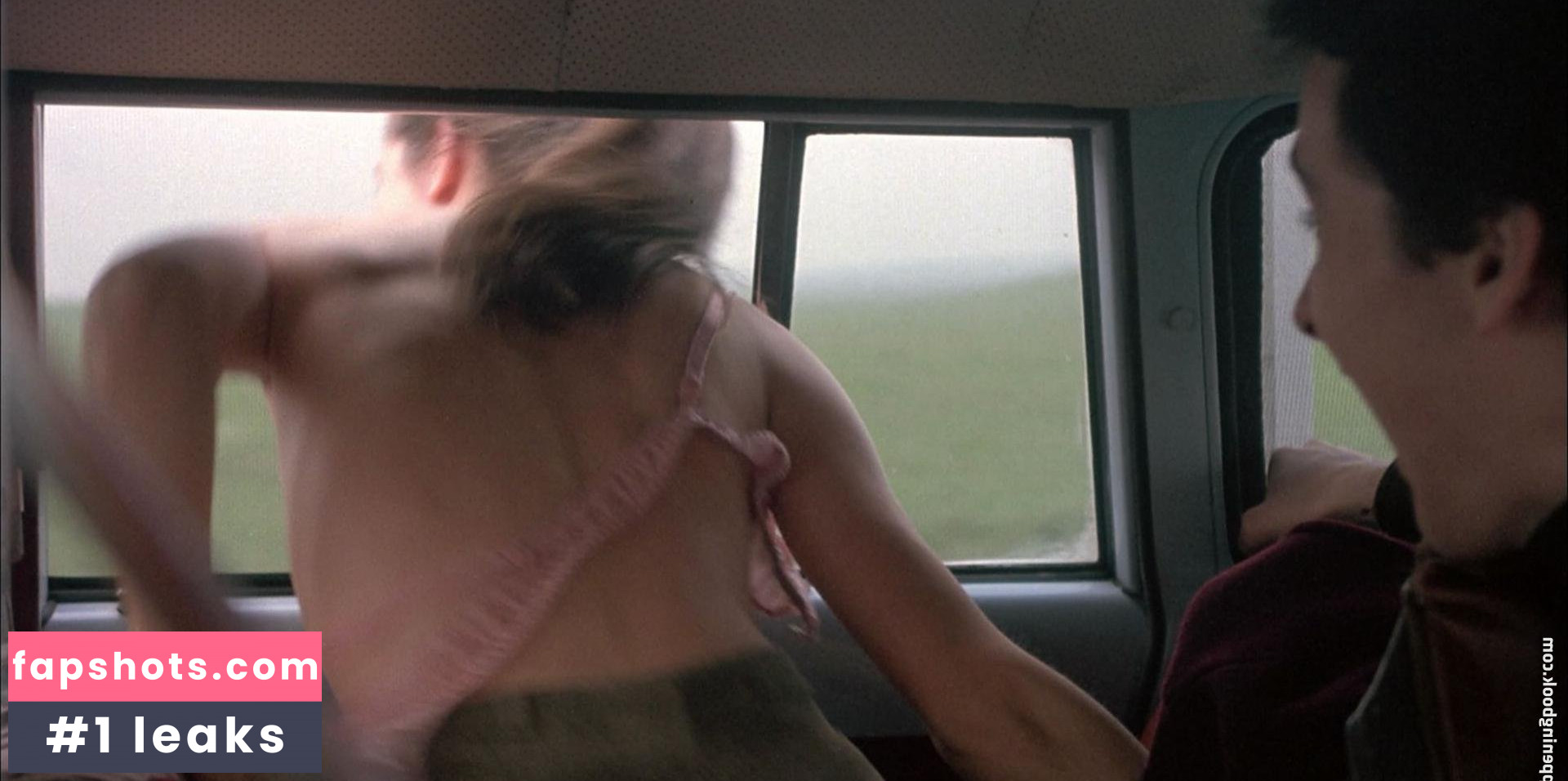 Daphne Zuniga gallery photo #37