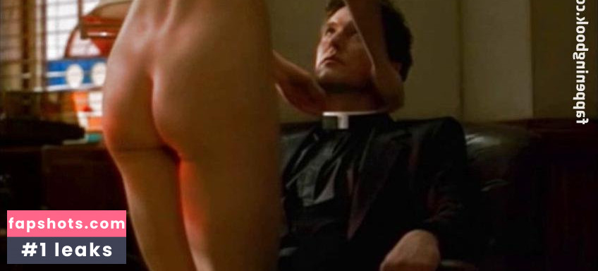 Daphne Zuniga gallery photo #38