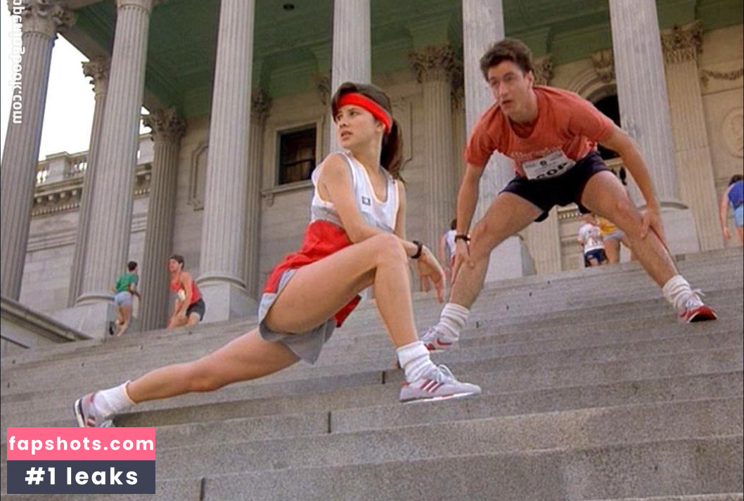 Daphne Zuniga gallery photo #9