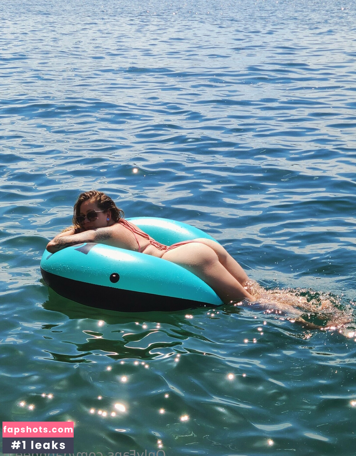 daphnee.d gallery photo #13