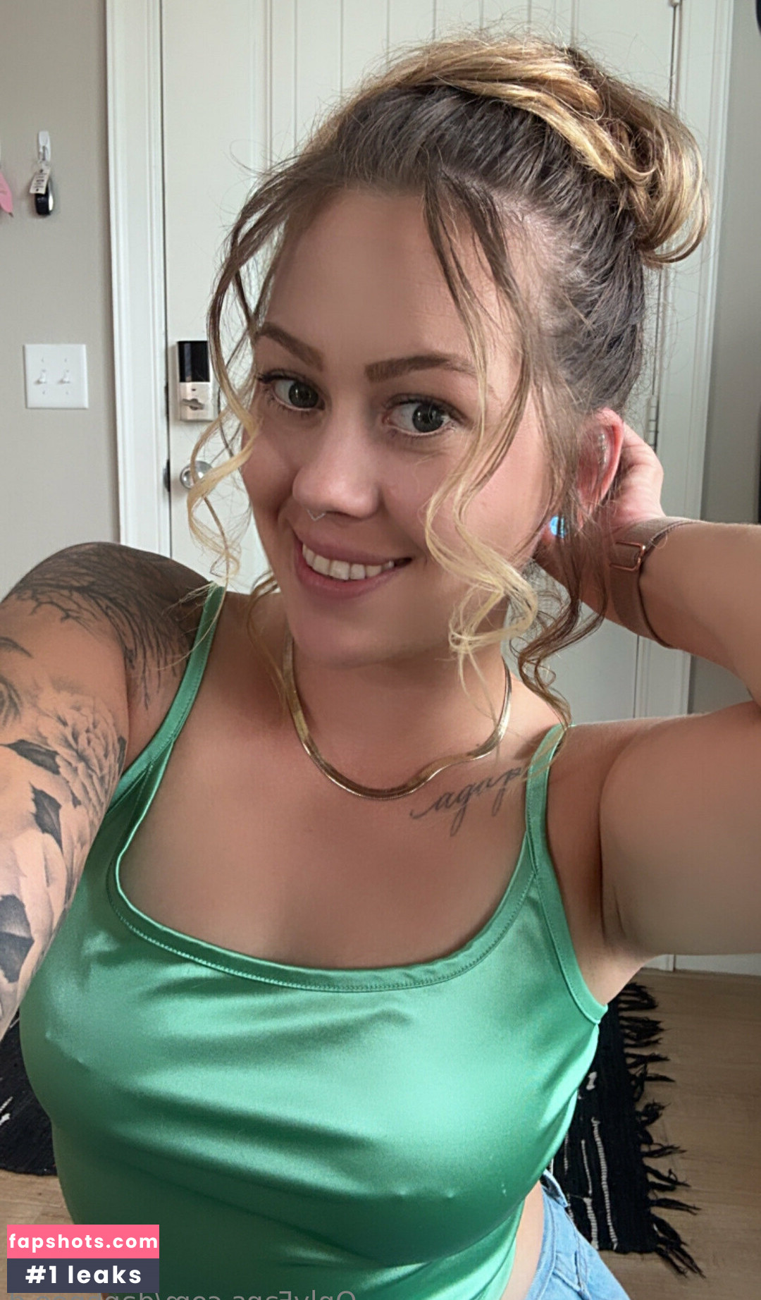 daphnee.d gallery photo #20