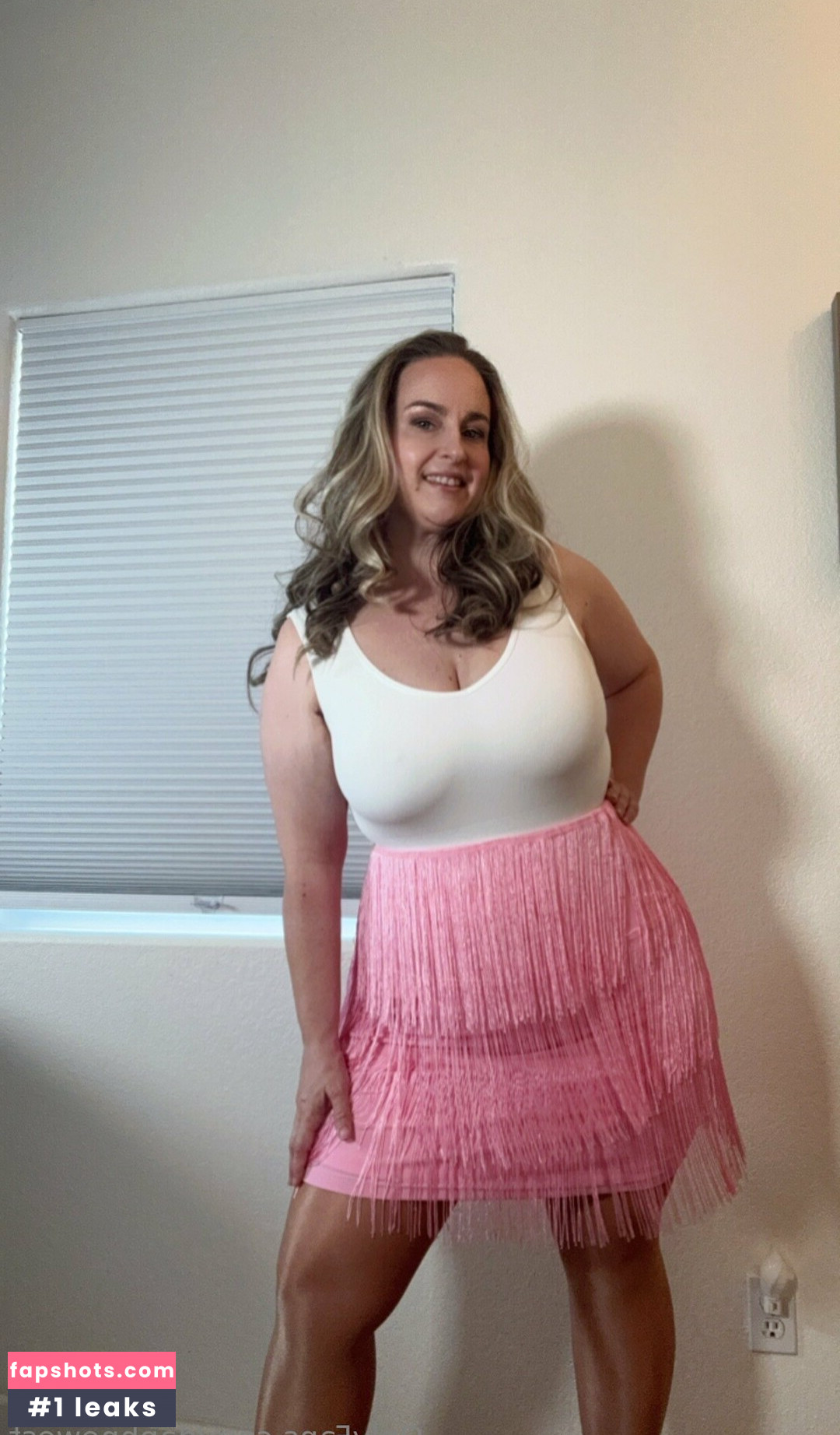 daphnewest nude babe gallery