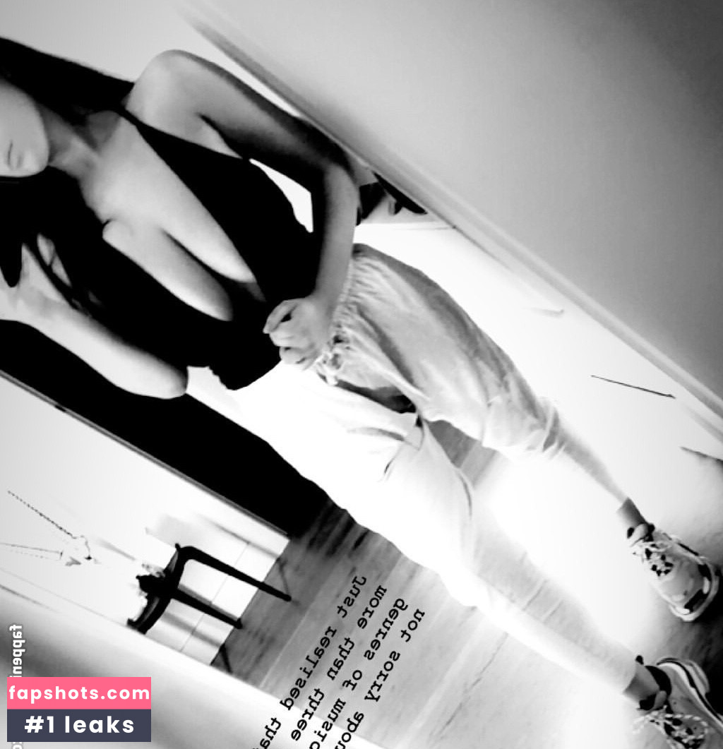 Darcybuchan nude babe gallery