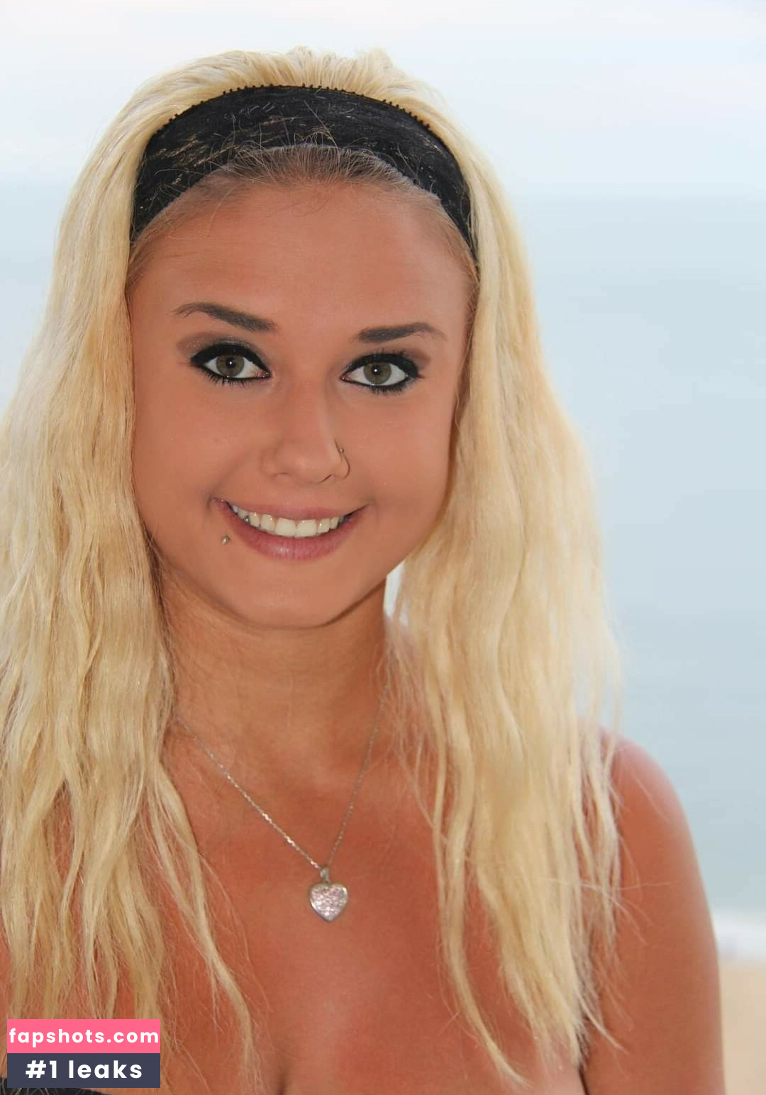 Daria Thibault gallery photo #40