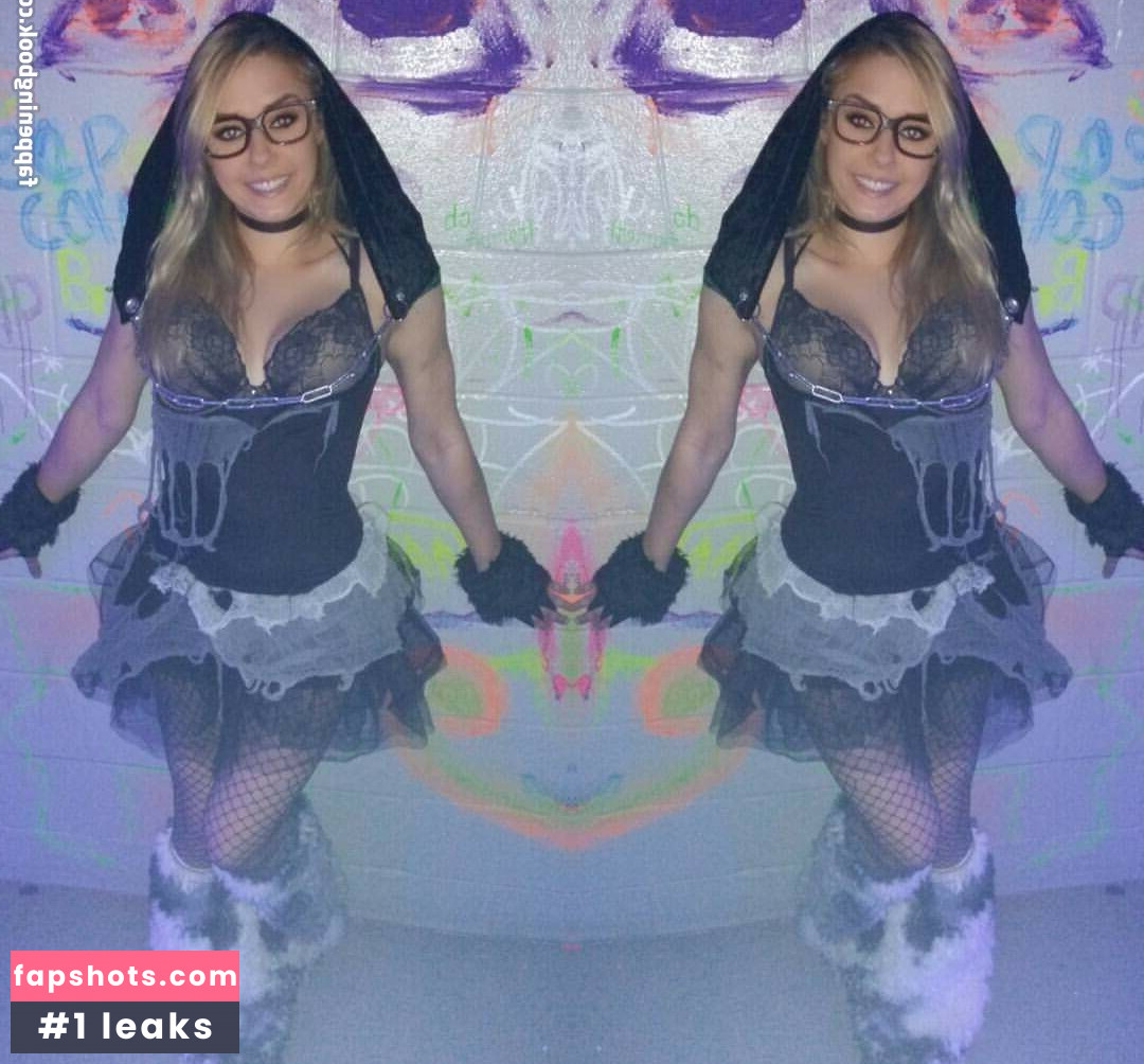 Daria Thibault gallery photo #62