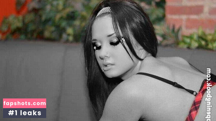 Daria Thibault gallery photo #9