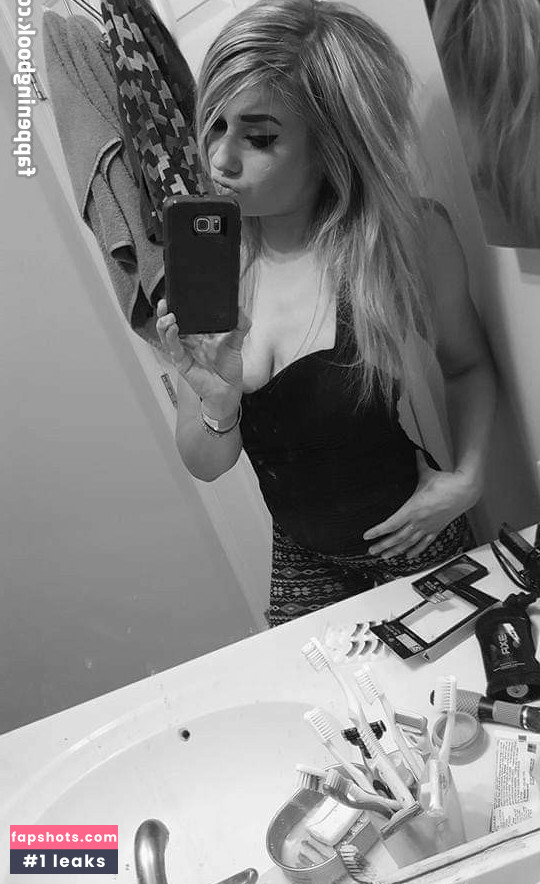 Daria Thibault gallery photo #86