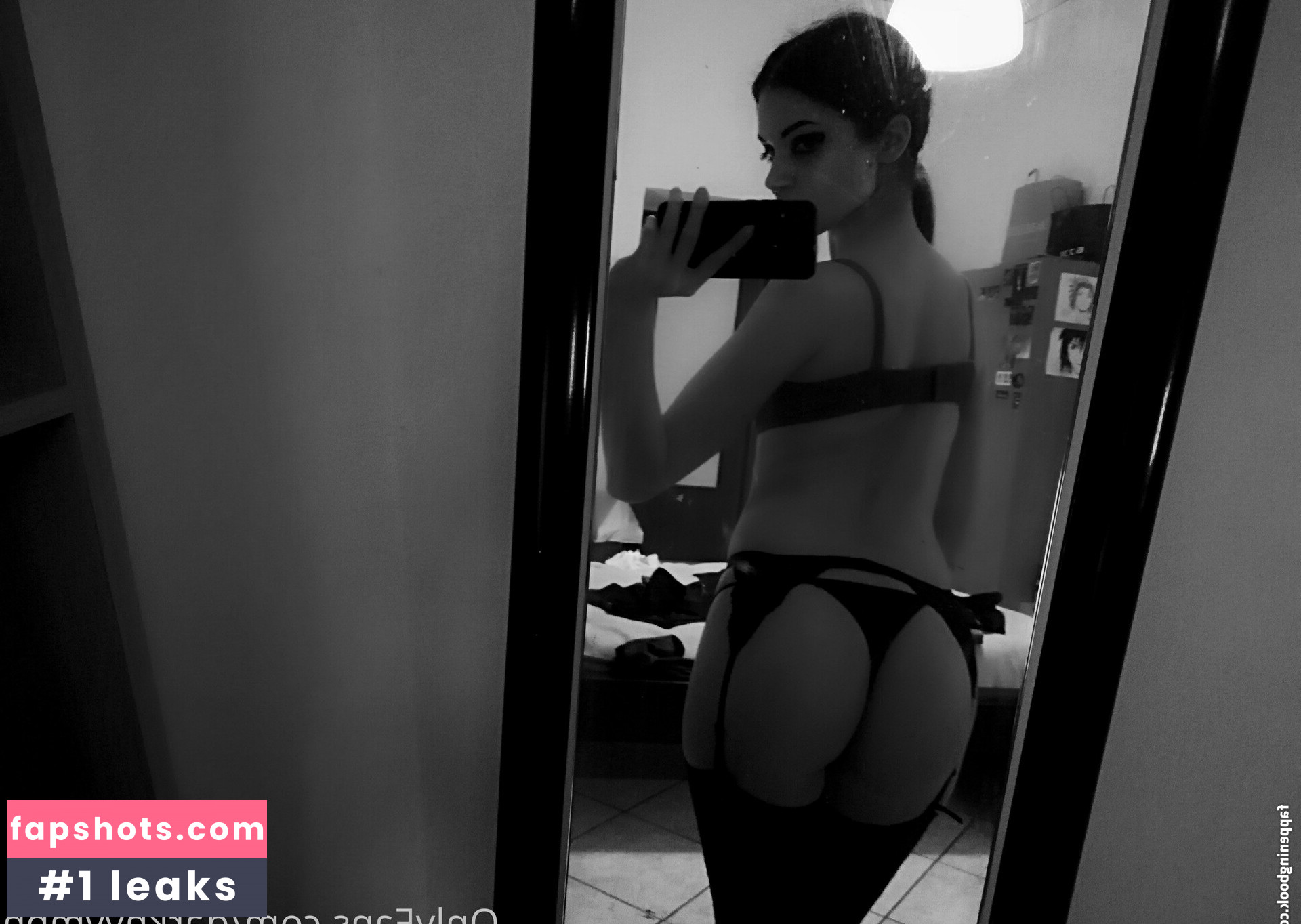 Darknyymph gallery photo #17