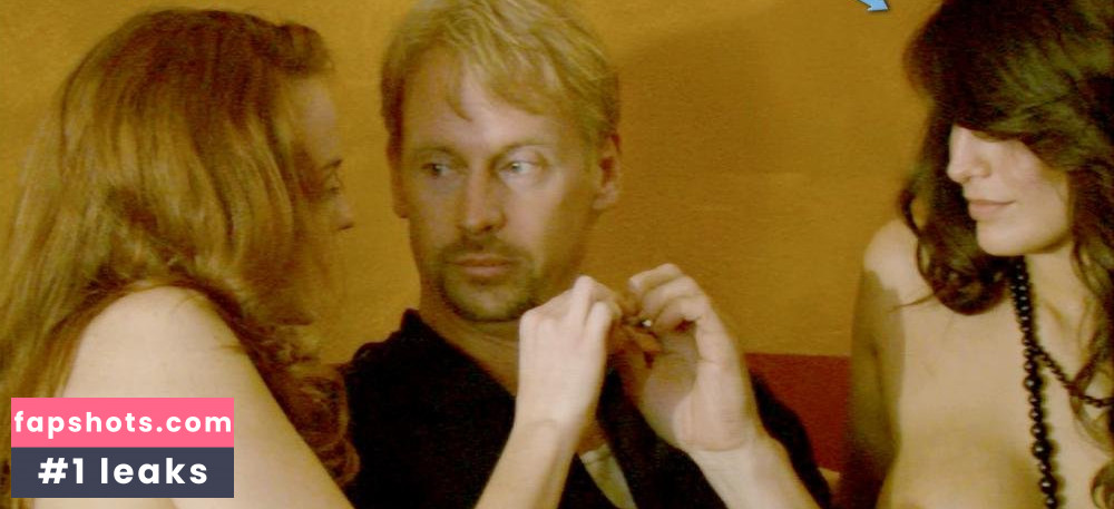 Darlen Escobar nude babe gallery