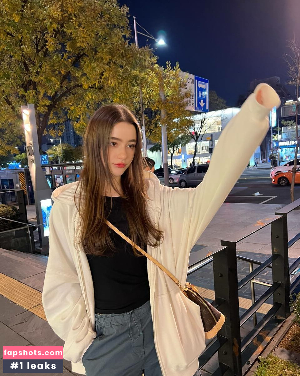 Dasha Tarab Nude Leaks OnlyFans Photos #19 - LeakJerk