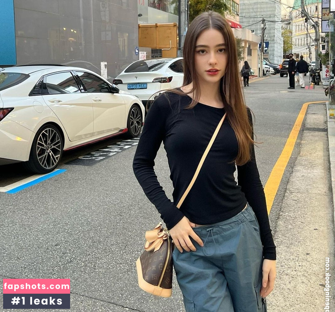 Dasha Tarab Nude Leaks OnlyFans Photos #22 - LeakJerk