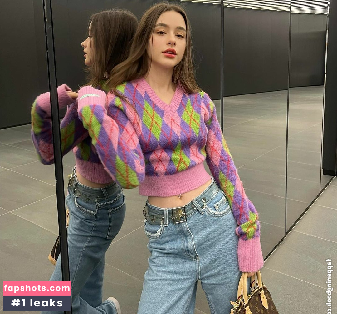 Dasha Tarab Nude Leaks OnlyFans Photos #6 - LeakJerk