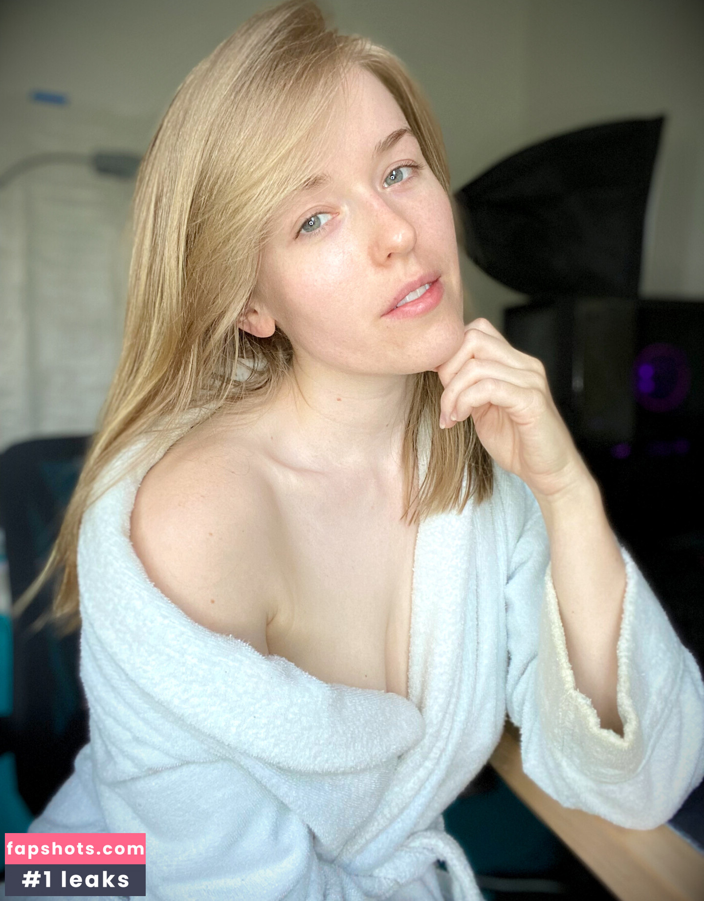 DatOtterGirl gallery photo #131