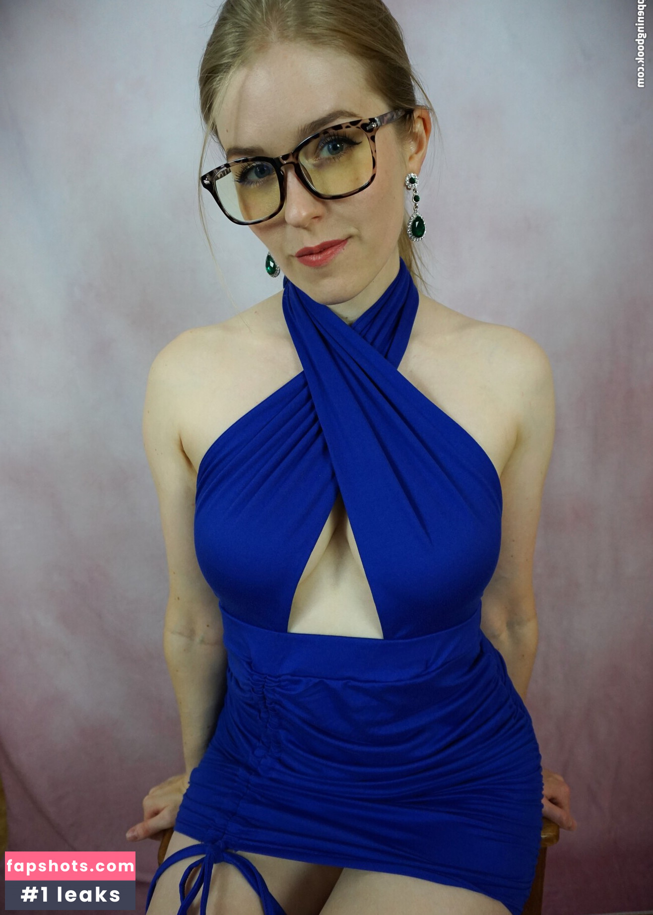 DatOtterGirl gallery photo #41