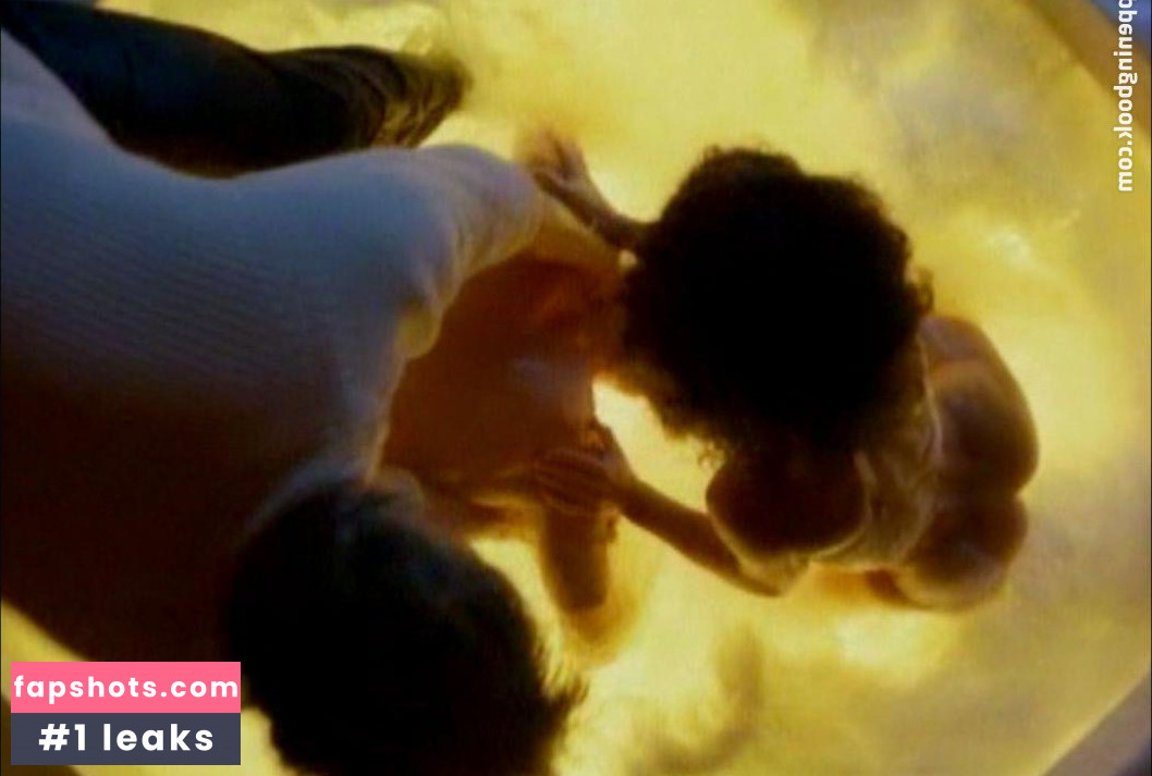 Dayle Haddon gallery photo #2