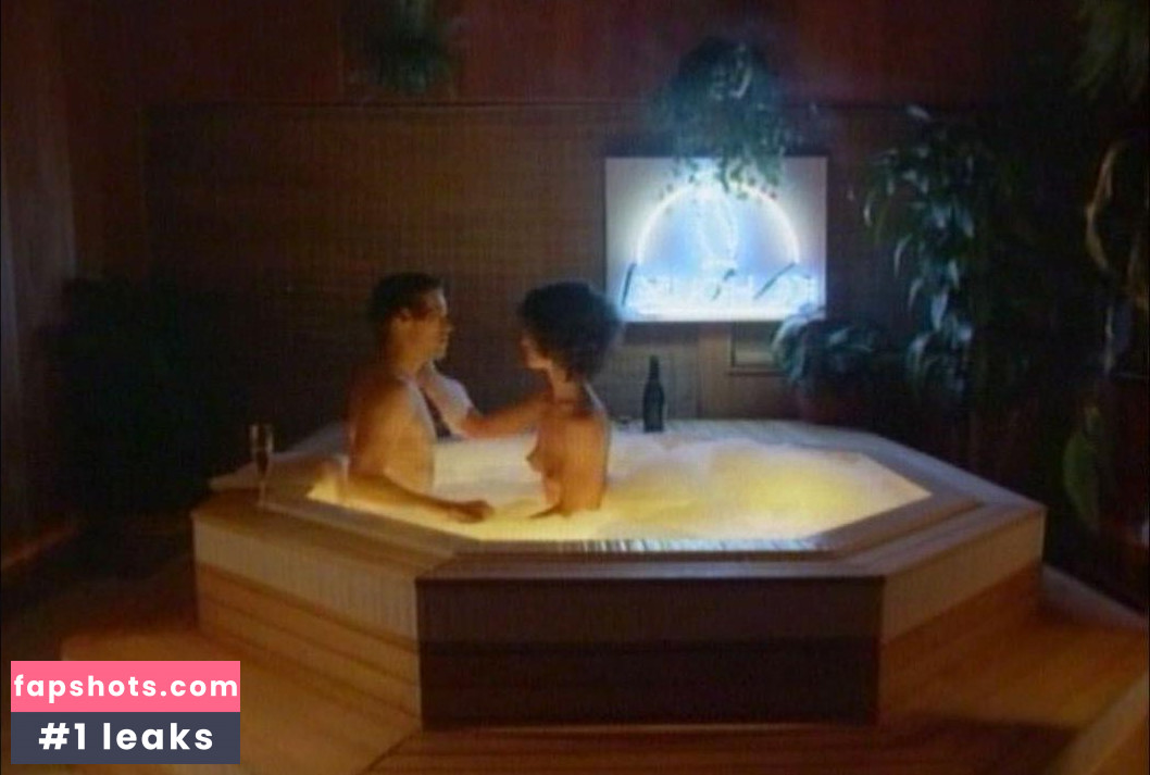 Dayle Haddon gallery photo #3